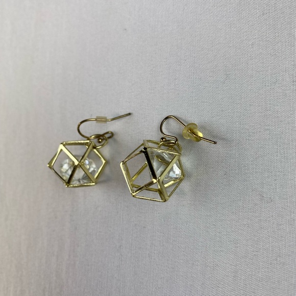 Earrings - Picture 1 of 6
